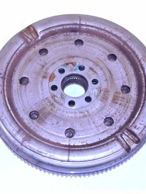 Akční Nabídka setrvačník VW Passat B7 3AA 2,0 TDi CFF 103 KW PBF 6A03L105266AK03L105266DE