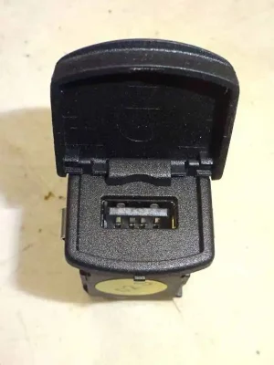 konektor USB VW SEAT6C0035726 Levný