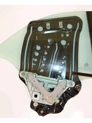 Akce sklo zadní pravé + mechanismus stahování oken AUDI A5 8T0 Cabrio8F0839398D