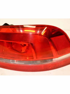 Akce lampa zadní pravá VW Passat B7 3AA combi3AF945096E3AF945096G - lehce poškozená
