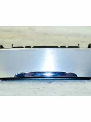Zlevněný popelník VW Passat B6 3C0 3C0863284G/H 3C0857961F9B93C0857351A20V - lehce poškrábaný